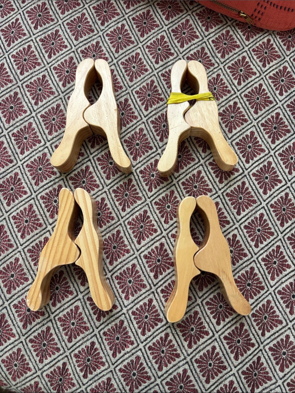 CasseroKids wooden play clips (3 sets)